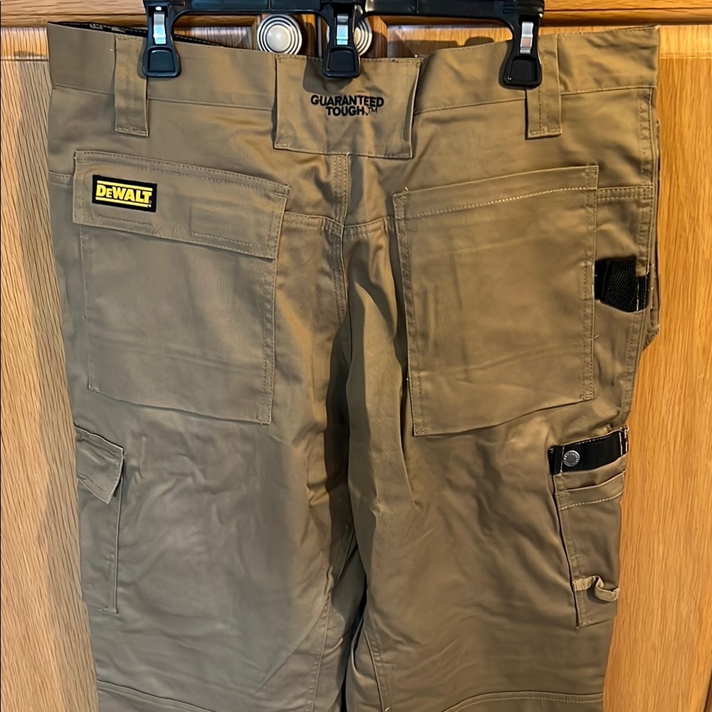 DEWALT Tradesman Work Pants - Picture 4 of 7